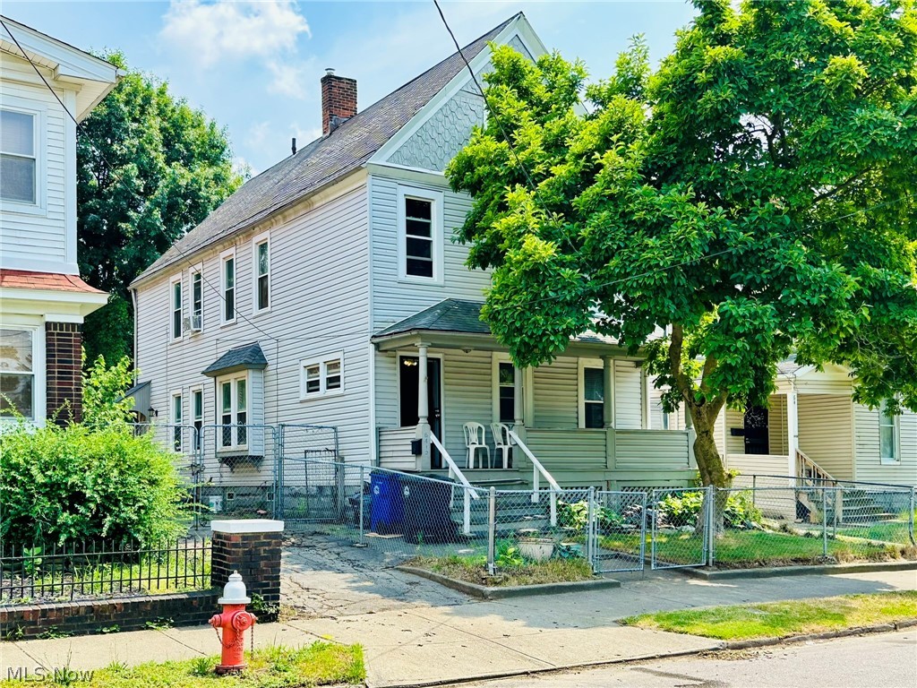 Carl Ave, Cleveland, OH 44103