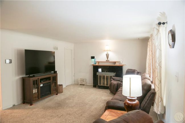 426 3 Rd St W, House other with 4 bedrooms, 3 bathrooms and null parking in Hardin MT | Image 8