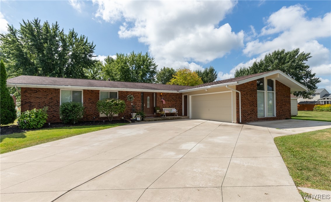 Regency Ct, Grand Island, NY 14072