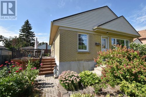 819 Rishor Cres, Peterborough, ON, K9H5C8 | Card Image