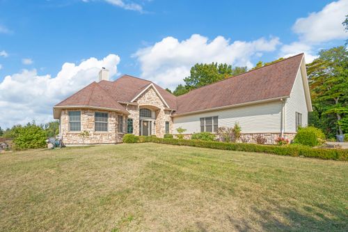 77544 38th Ave, Covert, MI, 49043-8716 | Card Image