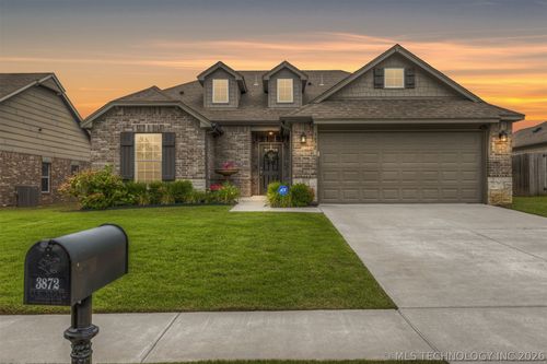 3872 E 144th St S, Bixby, OK, 74008-8067 | Card Image