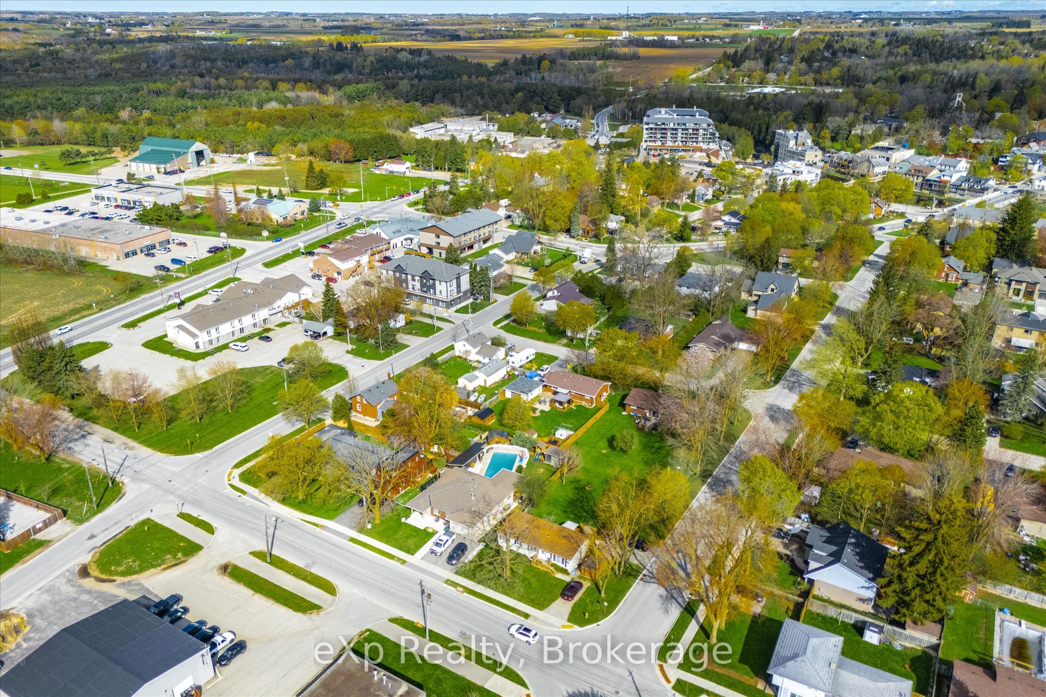 Residential in Centre Wellington 4