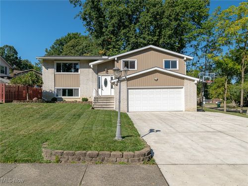 6650 Parkgate Oval, Seven Hills, OH, 44131-3639 | Card Image