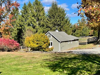 2-3 stall barn with hot and cold water | Image 2