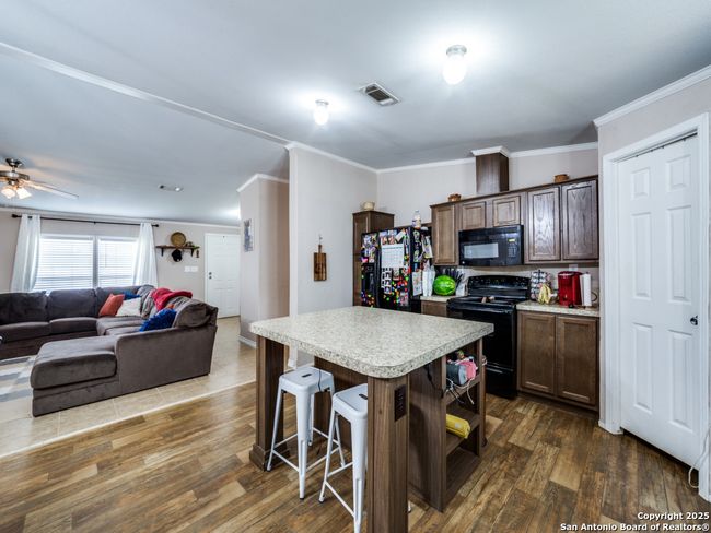 1271 Sandbranch Rd, House other with 3 bedrooms, 2 bathrooms and null parking in Bigfoot TX | Image 16
