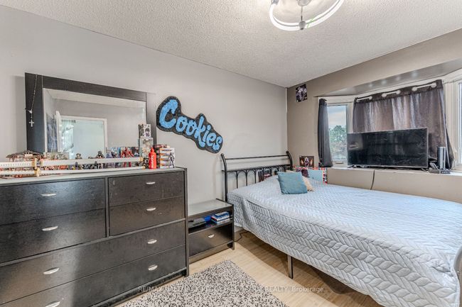 188 Kozlov St, House other with 4 bedrooms, 3 bathrooms and 3 parking in Barrie ON | Image 16
