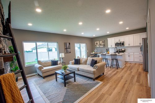 14804 Willow St, Bennington, NE, 68007-5190 | Card Image