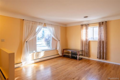 31029 Wellston Dr, Warren, MI, 48093-1754 | Card Image