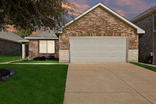 9428 Tierra Verde Dr, Fort Worth, TX, 76177-7273 | Card Image