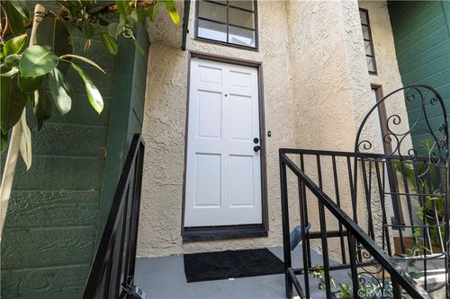 apt-15-11107 Arminta St, Sun Valley, CA, 91352-4474 | Card Image
