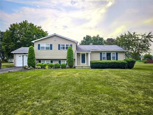 30 Suburban Dr, Elmira, NY, 14903-9394 | Card Image