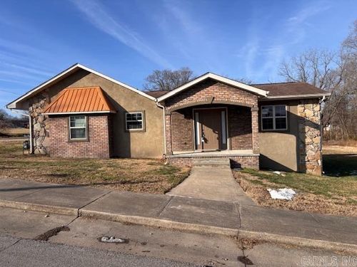 301 W Hill St, Alpena, AR, 72611-2927 | Card Image