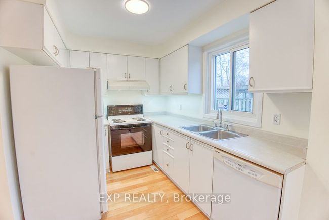 42 Fair Oaks Cres, House attached with 3 bedrooms, 2 bathrooms and 2 parking in Nepean ON | Image 17