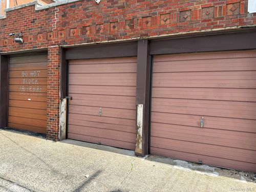 2172 Jericho Tpke, New Hyde Park, NY, 11040-4722 | Card Image