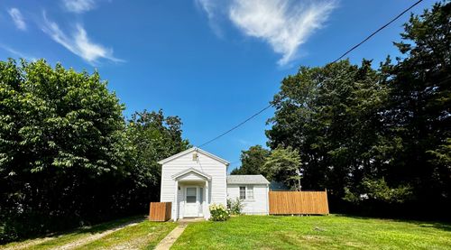 7 &amp; 7R N Washington Avenue, East Lyme, CT, 06357 | Card Image