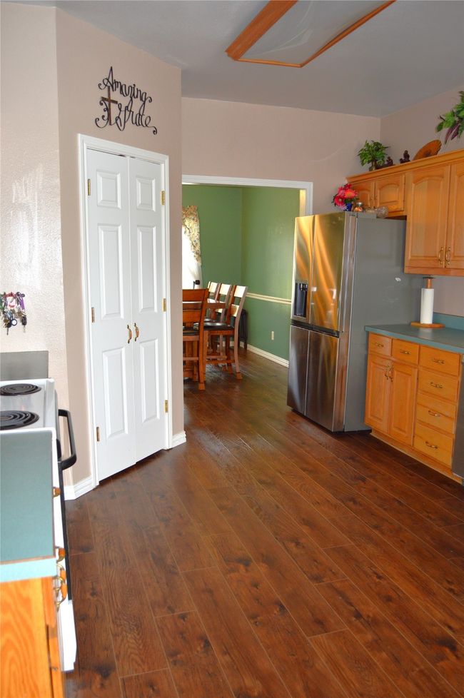Kitchen towards dining room | Image 16