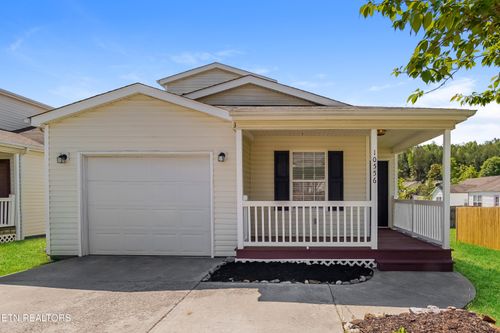 10556 Lone Star Way, Knoxville, TN, 37932-2078 | Card Image
