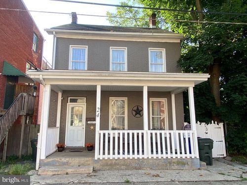 24 Madison Ave, HAGERSTOWN, MD, 21740-5345 | Card Image