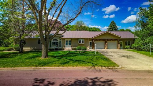 402 2nd Ave Se, Mapleton, MN, 56065-9720 | Card Image