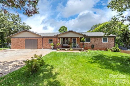 39 N Pershing Rd, Asheville, NC, 28805-1321 | Card Image