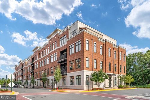 201-3 Stationmaster St Se, LEESBURG, VA, 20175-3649 | Card Image