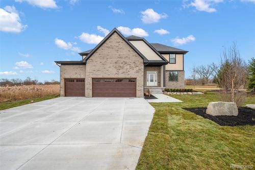 29700 Red Fox Ln, New Baltimore, MI, 48047 | Card Image