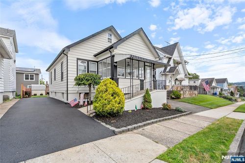 44 Hudson Ave, Totowa, NJ, 07512-2139 | Card Image