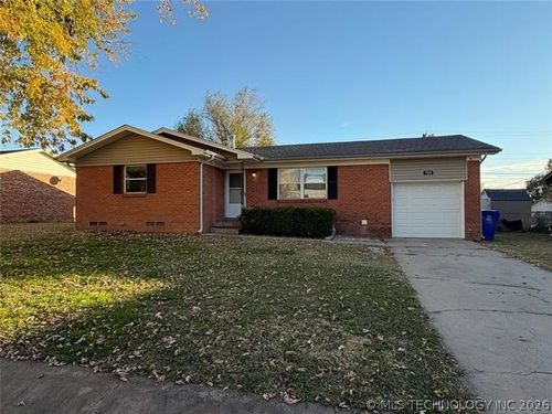705 Norman St, Broken Arrow, OK, 74012-1648 | Card Image