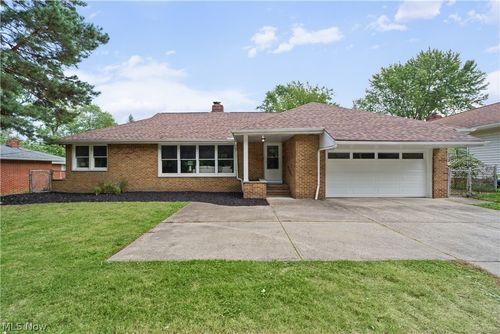 133 Brush Road, Richmond Heights, OH, 44143 | Card Image