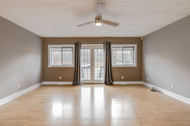 8 Musquake Crt, House other with 3 bedrooms, 1 bathrooms and 4 parking in Tiny ON | Image 4
