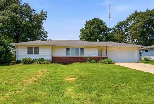 2724 Barton Ave, Waterloo, IA, 50702-5208 | Card Image