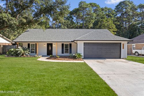 6900 Red Bud Ln, Ocean Springs, MS, 39564-8423 | Card Image