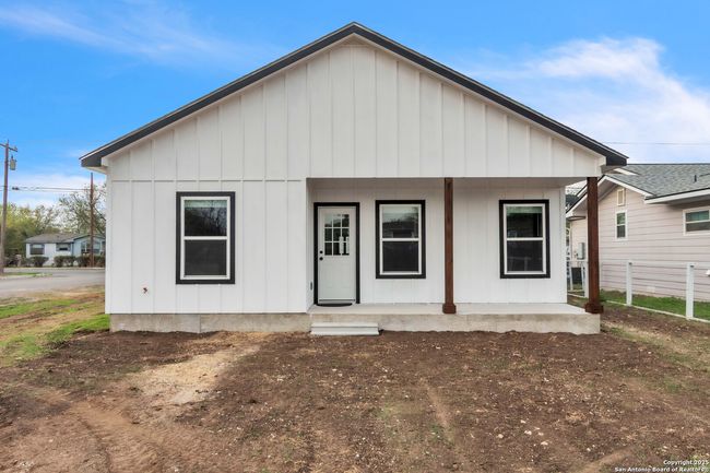 1702 17 Th St, House other with 3 bedrooms, 2 bathrooms and null parking in Hondo TX | Image 29