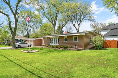 150 W 74th St, Burr Ridge, IL, 60527-6901 | Card Image