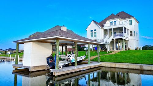 211 Tuna Run Rd, Freeport, TX, 77541-6003 | Card Image