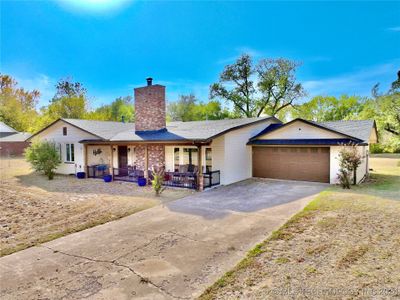 1002 Westwood Road, House other with 3 bedrooms, 2 bathrooms and null parking in Enid OK | Image 2