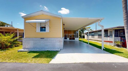 10728 Poplar St Ne, ST PETERSBURG, FL, 33716-3306 | Card Image