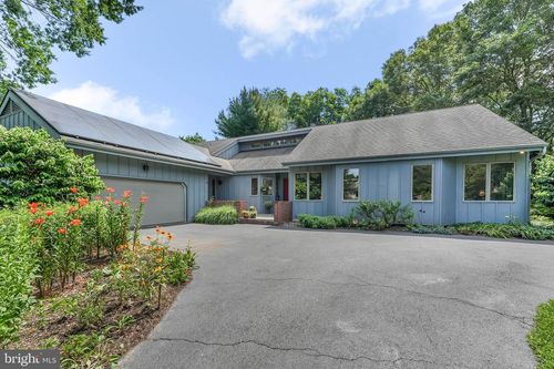 101 Mill Top Dr, Kennett Square, PA, 19348-2665 | Card Image