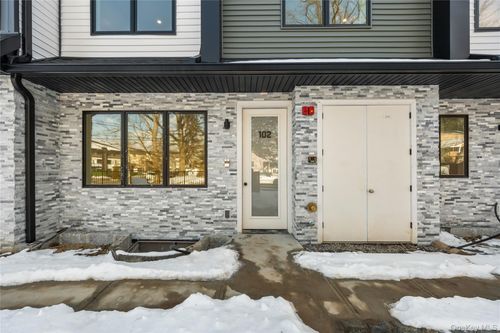 unit-102-1 Manor Dr, Monsey, NY, 10952-3581 | Card Image