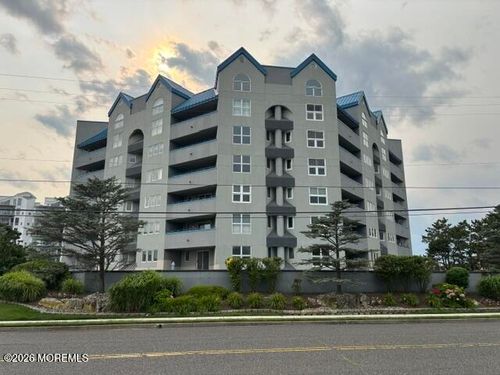 d5-300 Ocean Ave N, Long Branch, NJ, 07740-7578 | Card Image