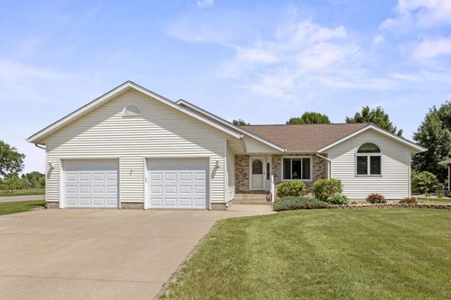 321 9th St E, Hector, MN, 55342-1105 | Card Image