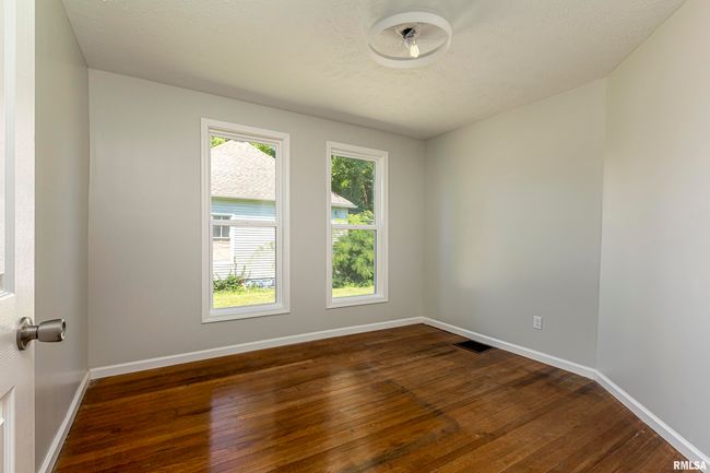 807 E Park St, House other with 3 bedrooms, 1 bathrooms and null parking in Du Quoin IL | Image 12