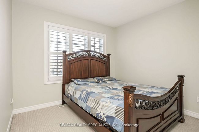 40 Begonia Cres, House attached with 3 bedrooms, 3 bathrooms and 2 parking in Brampton ON | Image 14
