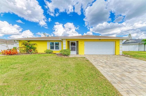 7309 Meadowbrook Dr, SARASOTA, FL, 34243-1752 | Card Image