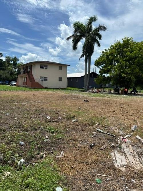 724 Sw Avenue B, Belle Glade, FL, 33430-3349 | Card Image