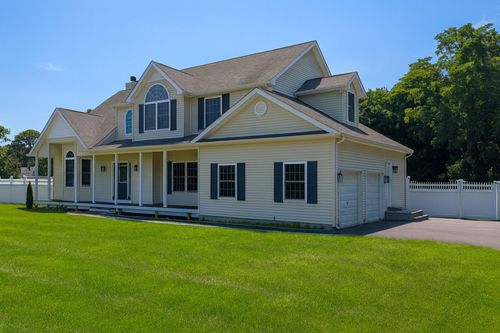 2 Anthony Dr, Rocky Point, NY, 11778-6600 | Card Image