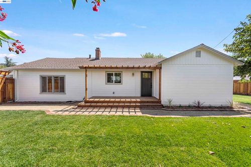 2824 Cowell Rd, Concord, CA, 94518-1321 | Card Image