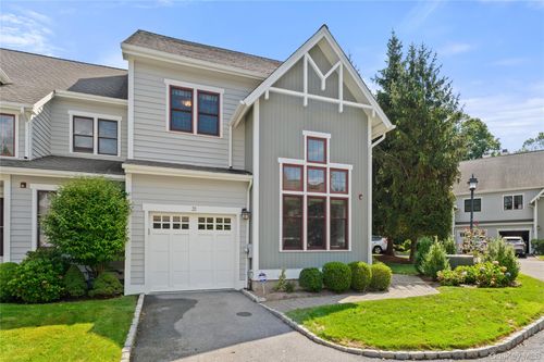 31 Hudson Dr, Dobbs Ferry, NY, 10522-1180 | Card Image