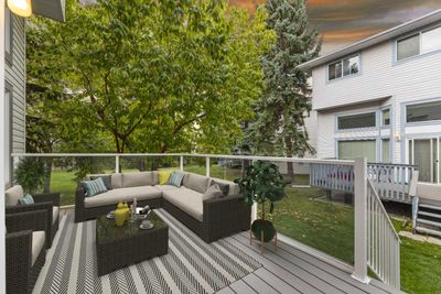 47 Kingsland Villas Sw, Home with 3 bedrooms, 2 bathrooms and 2 parking in Calgary AB | Image 2